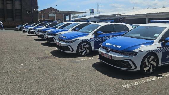 Volkswagen Golf politieauto Zuid-Afrika parkeerplaats laag linkerzijde