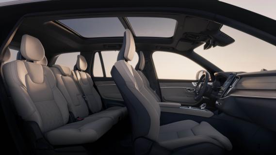 Volvo XC90 tweede facelift (2024) interieur zijkant