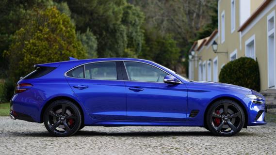 Genesis G70 Shooting Brake diesel blauw zijkant