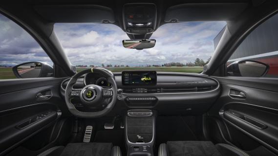 Abarth 600e (2024) interieur cockpit