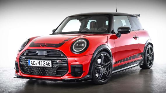 AC Schnitzer Mini Cooper S (F66) rood (2024) zijkant linksvoor schuin studio