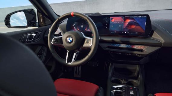 BMW M235 xDrive Gran Coupé (F74) grijs (2025) interieur dashboard stuur