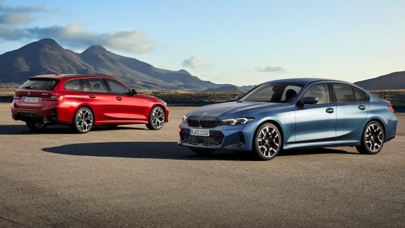 BMW 3-serie sedan blauw schuin links voor & BMW 30serie Touring rood zijkant rechts achter