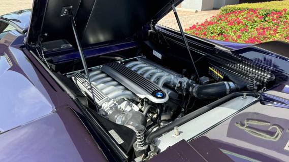 BMW V12 uit 750i in Diablo