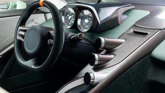 Callum Jaguar C-X75 groen 2024 interieur cockpit