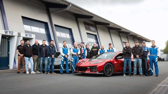 Blije mensen General MOtors Papenburg Corvette ZR-1 hogensnelheidsrun