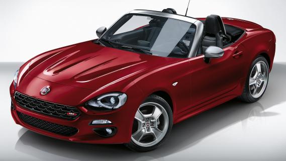 Fiat 124 Spider Europa rood zijkant links voor