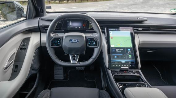 Ford Capri Premium Extended Range RWD 2024 review: interieur dashboard