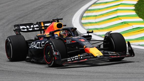 Hoe laat begint de Formule 1 GP Brazilië 2024 - bocht Verstappen harde band