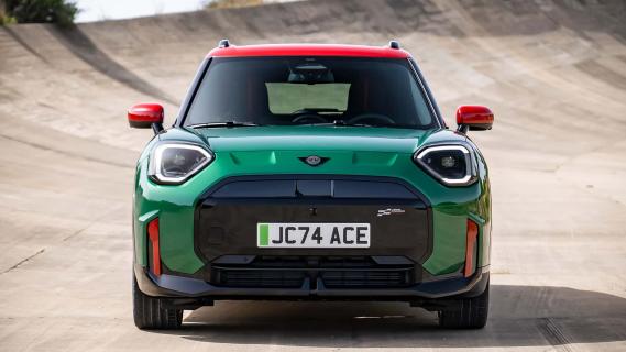 Mini Aceman John Cooper Works (J05) groen (2024) voorzijde