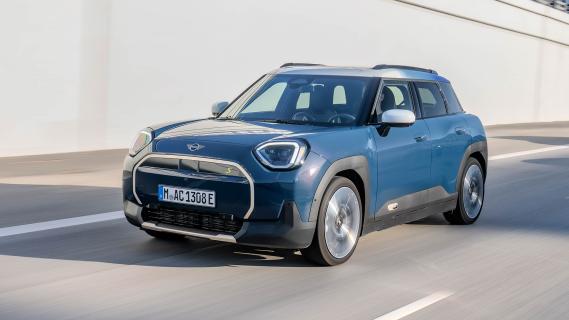 Mini Aceman SE Favoured 2024 review: 3/4 voor rijdend