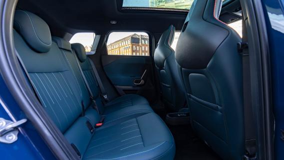 Mini Aceman SE Favoured 2024 review: interieur achterbank