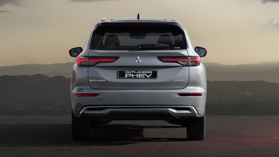 Mitsubishi Outlander PHEV (2024) grijs achterzijde