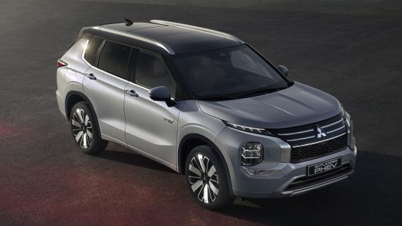 Mitsubishi Outlander PHEV (2024) schuin voor schuin hoor