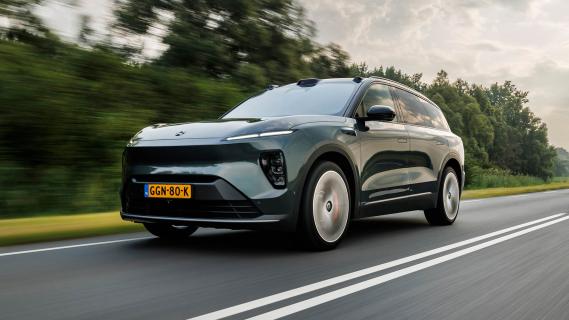 NIO EL8 2024 advertorial: 3/4 voor rijdend