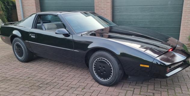 Pontiac Firebird Trans Am Knight Rider replica low budget zijkant rechts voor schuin