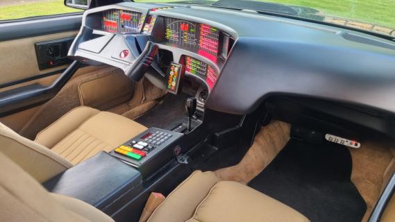 Pontiac Firebird Trans Am Knight Rider replica hoog budget interieur zijkant rechts