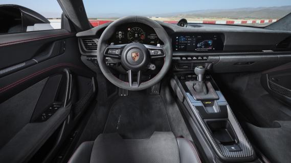 Porsche 911 GT3 (992.2) facelift interieur handbak en rode stiksels