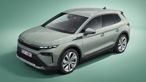 Skoda Elroq groen voorkant links zij schuin