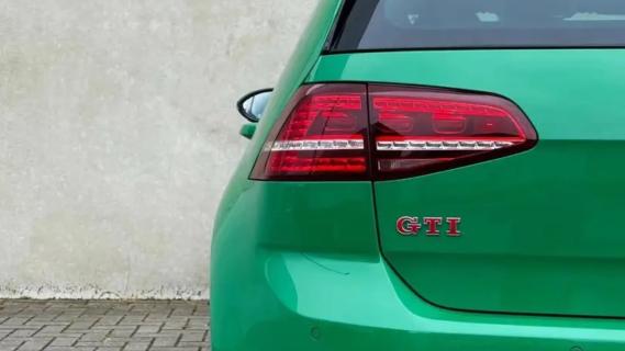 Volkswagen Golf GTI Performance groen (2016) achterlicht