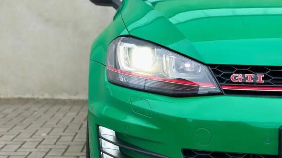 Volkswagen Golf GTI Performance groen (2016) koplamp