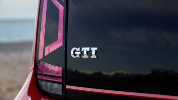 Volkswagen Up GTI rood badge