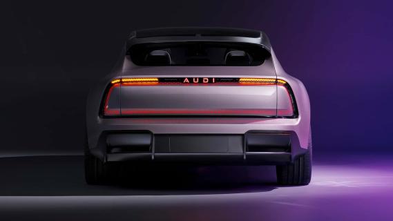 AUDI E concept (2024) roze achter links