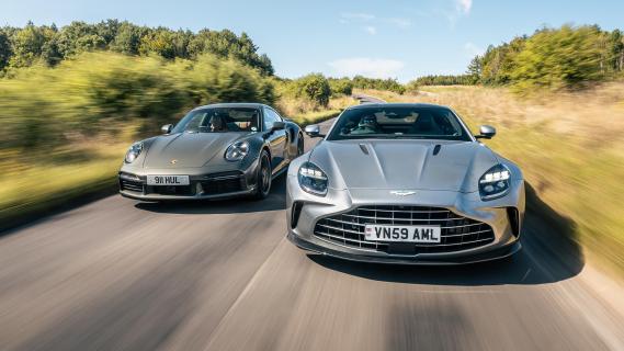 Aston Martin Vantage grijs & Porsche 911 Turbo S voorzijde