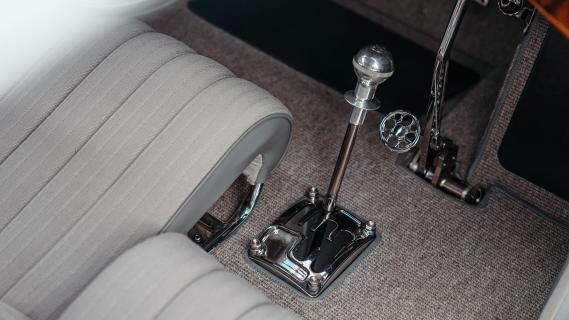 Auto Union Type 52 grijs interieur versnellingspook en pookknop