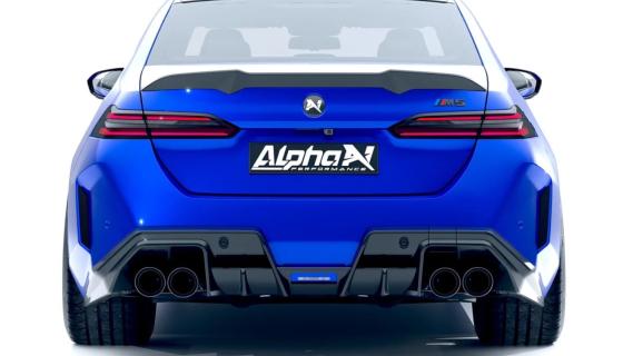 Alpha-N BMW M5 sedan (G30) blauw (2025) achterzijde uitlaat