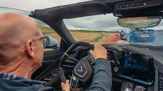 Chevrolet Corvette interieur dashboard sturen dakje open