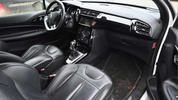 interieur Citroen DS3 bij Domeinen (smerig)