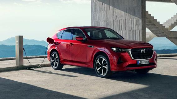 Mazda CX-60 rood zijkant schuin voor