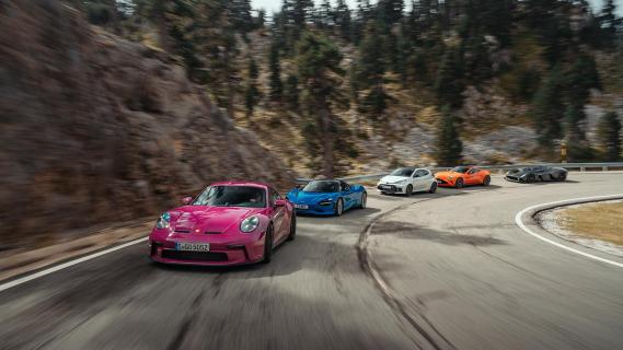 Speedweek 2024: Porsche 911 S/T - McLaren 750S - Toyota GR Yaris - Aston Martin V8 Vantage - Aston Martin Valkyrie bocht