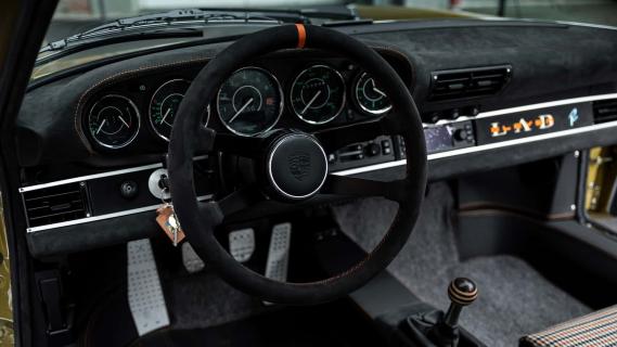 Lab Eleven 911 R groen interieur dashboard