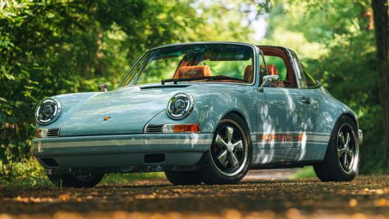 Lab Eleven 911 Targa blauw zijkant voor rechts schuin