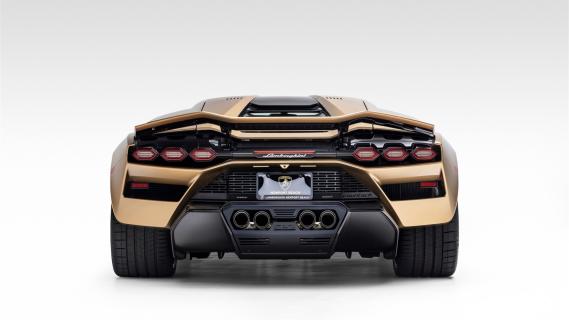 Lamborghini Countach LPI-800 brons (2022) achterkant