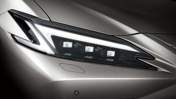 Lexus ES facelift (2025) grijs koplamp