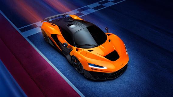 McLaren W1 (2025) oranje schuin links voor hoog