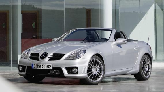 Mercedes SLK 55 AMG (R171) grijs (2008) zijkant links voor schuin