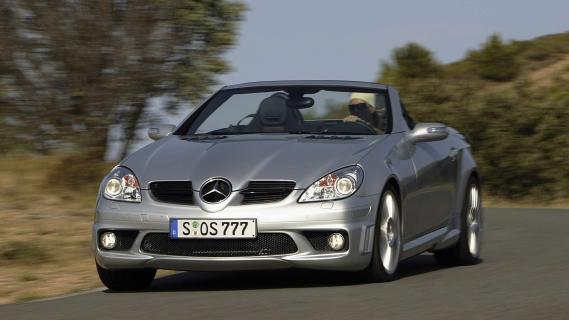 Mercedes SLK 55 AMG (R171) grijs (2004) zijkant links voor schuin rijdend