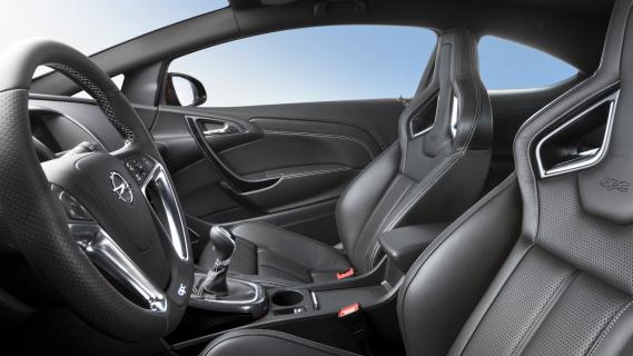 Opel Astra OPC (2012) interieur sportkuipstoelen