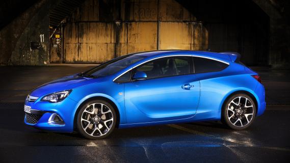 Opel Astra OPC (2012) blauw zijkant links schuin voor