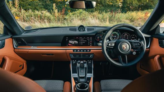 Porsche 911 Turbo S (992) interieur dashboard pepita/houndstooth bekleding Porsche Exclusive Manufaktur