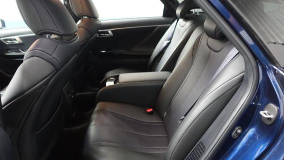 Toyota Mirai occasion Domeinen blauw (2018) interieur achterbank