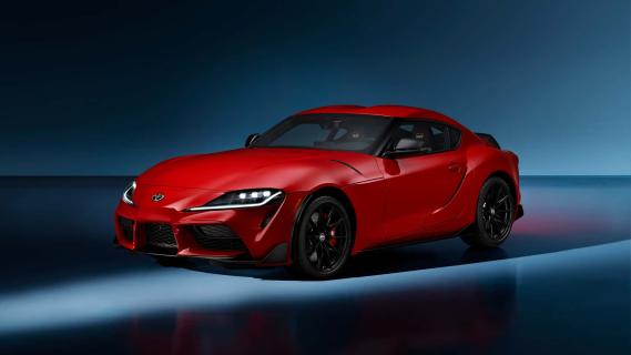 Toyota Supra Lightweight Evo (A90) rood (2025) zijkant links voor schuin studio