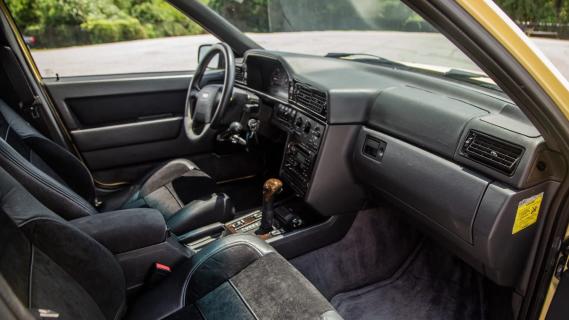 Volvo 850 T-5R Estate (1995) geel interieur zijkant