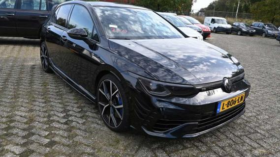 Volkswagen Golf R Performance Domeinen