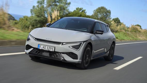 Kia EV6 Long Range GT-Line grijs (2025) zijkant links schuin voor rijdend