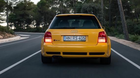 Audi RS 4 Avant (B5) Imola geel (2000) achterkant remmend remlichten